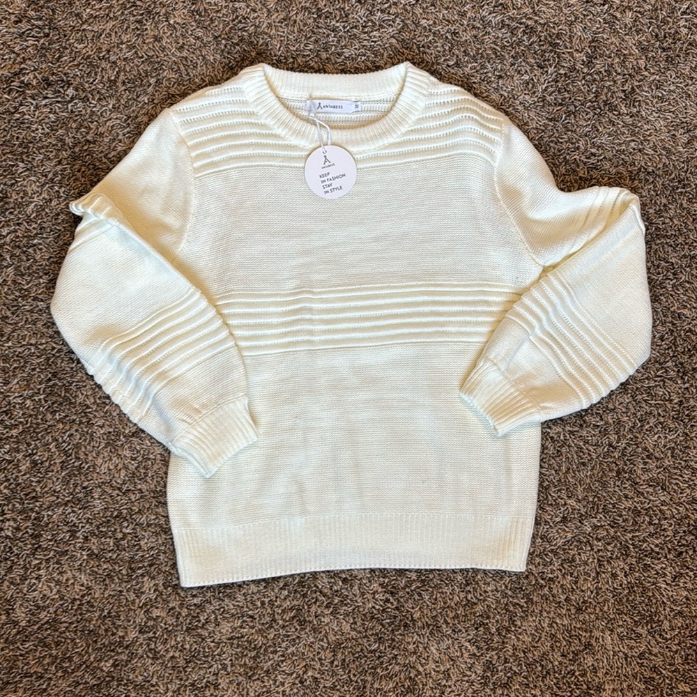 NWT sweater cream